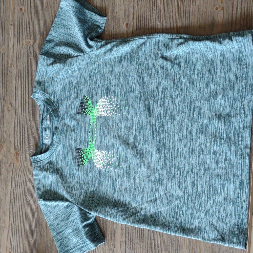 Short sleeve tee